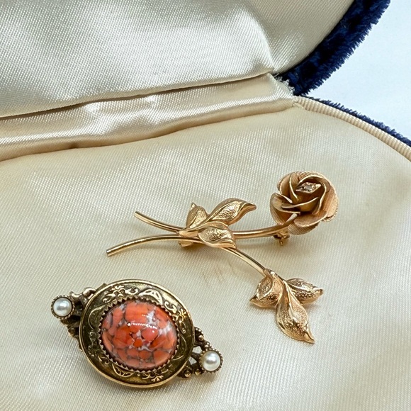 Vintage Original by Robert Pin & Gold Flower Brooch - Picture 16 of 16